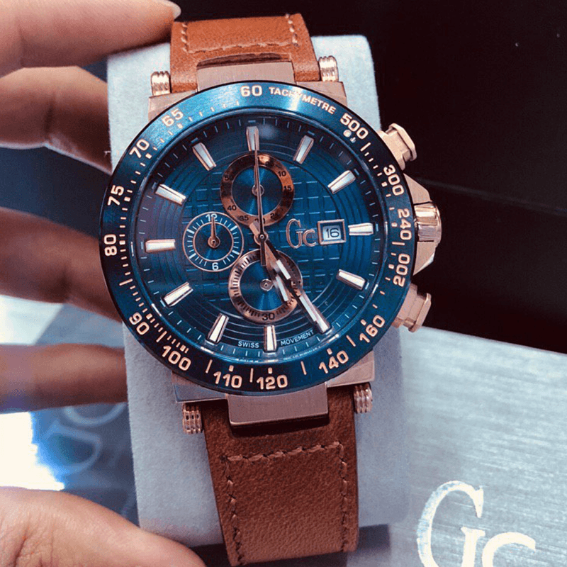 Guess Collection Y37002G7